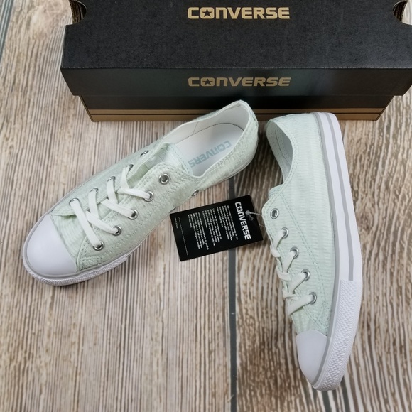 *NIB* CONVERSE Dainty Low Sneaker - Picture 2 of 6